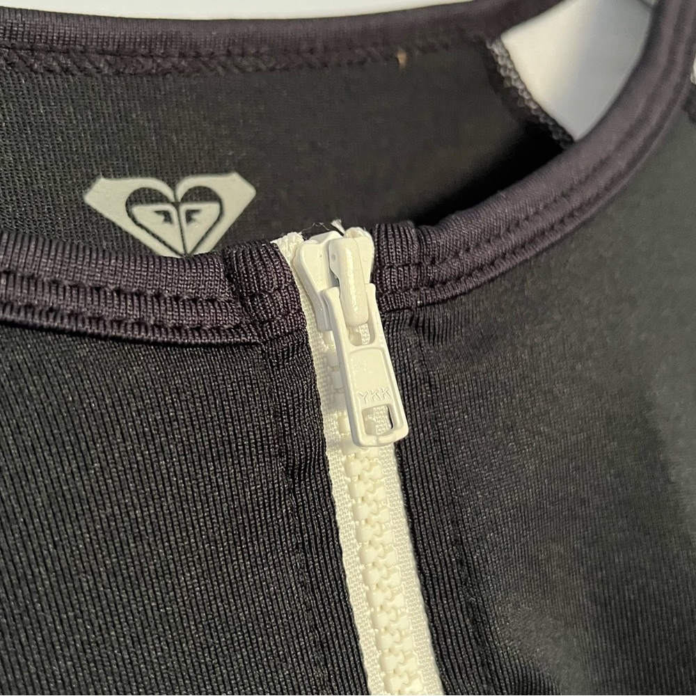 ROXY Pineapple Rashguard 🍍 - Picture 5 of 7